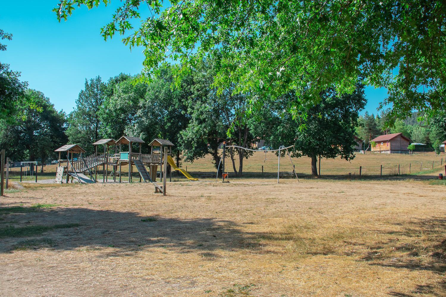 Village De Gites Du Malzieu Le Malzieu-Ville Eksteriør billede